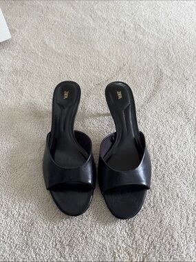 Zara Black Leather Kitten Heel Open-Toe Slide Mules
